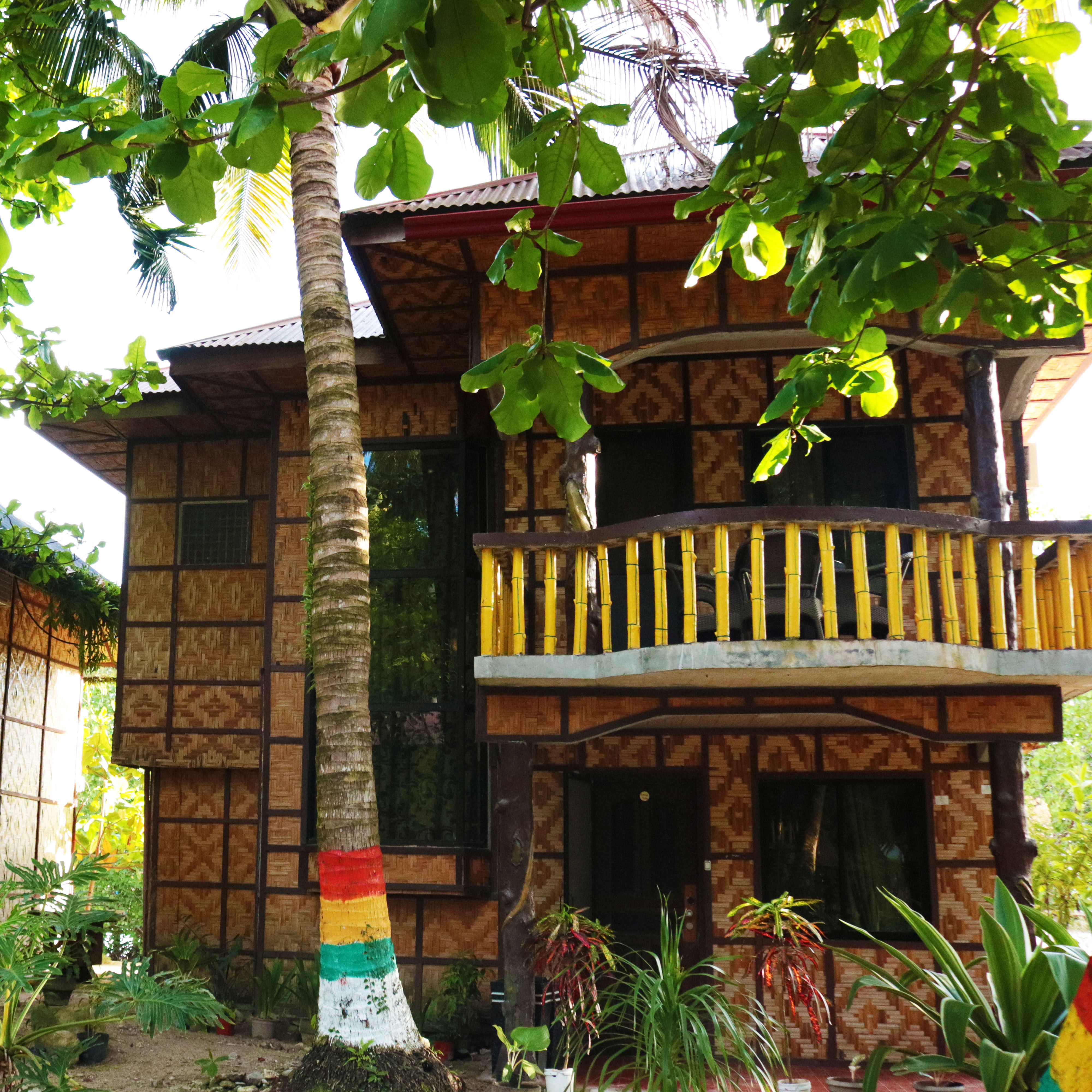 <b class="font-bara"><i class="bi bi-geo-fill h4"></i> ARENA BLANCA RESORT</b> <br/>Located at Brgy. Britania, San Agustin, Surigao del Sur.
Contact No: 09127539714
